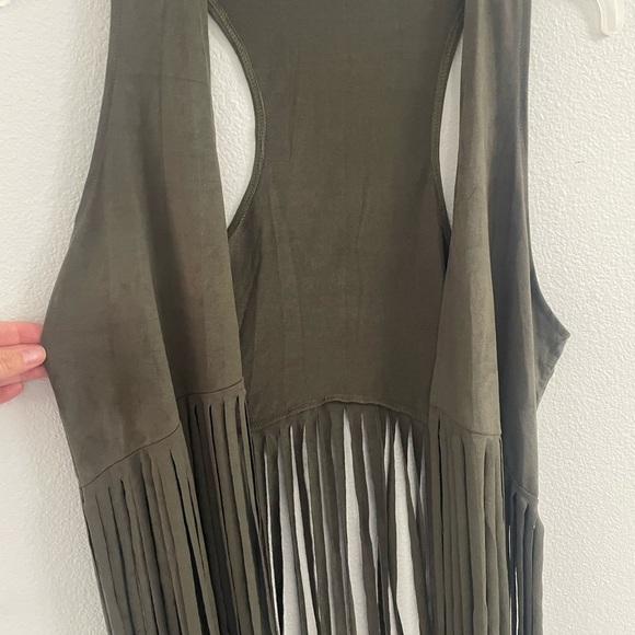 Festival Fourteen and 9th Fringe Sleeveless Vest Olive Faux Suede Size Large - Picture 5 of 7